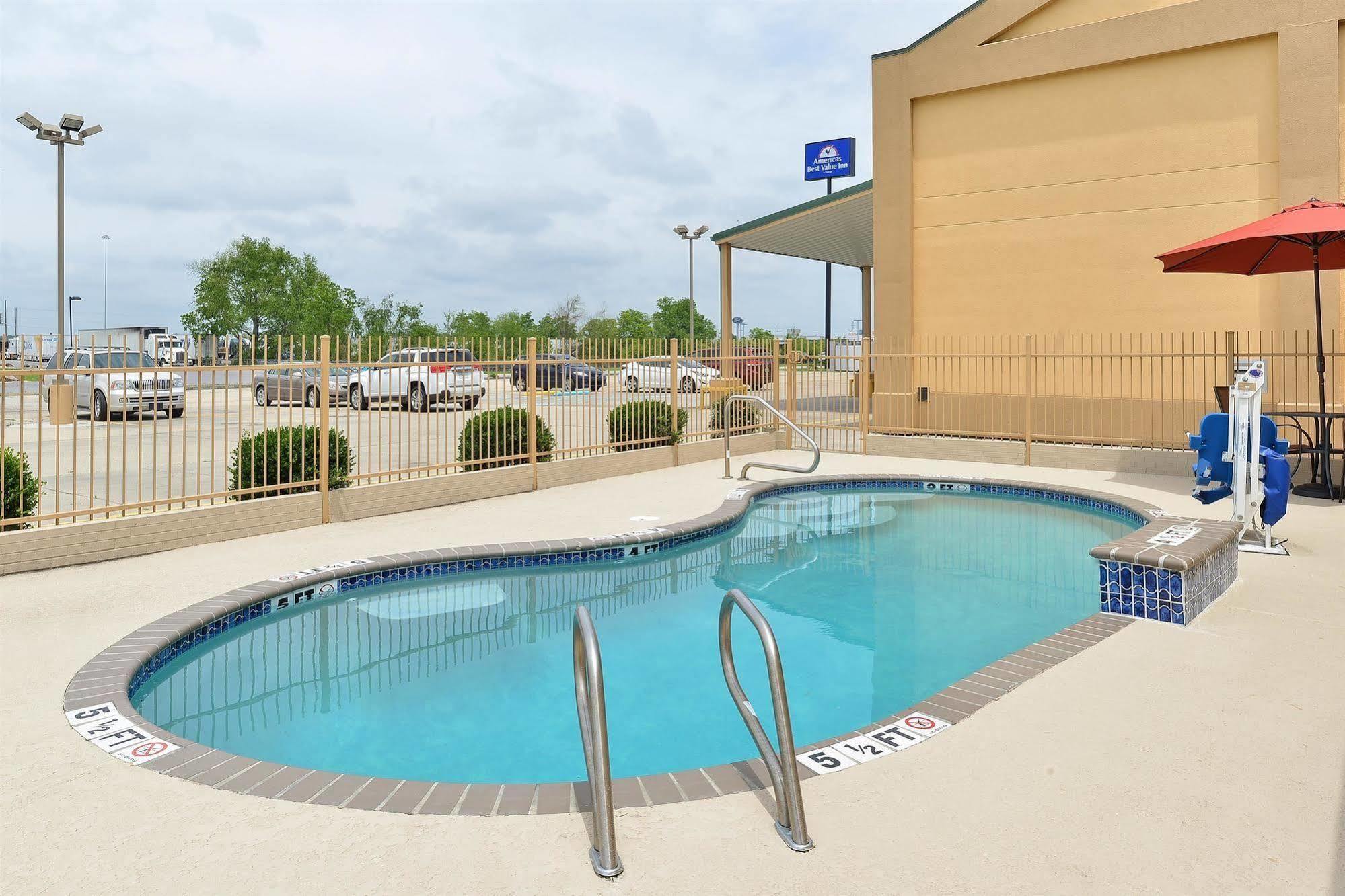 Executive Inn & Suites Breaux Bridge, La Exterior foto